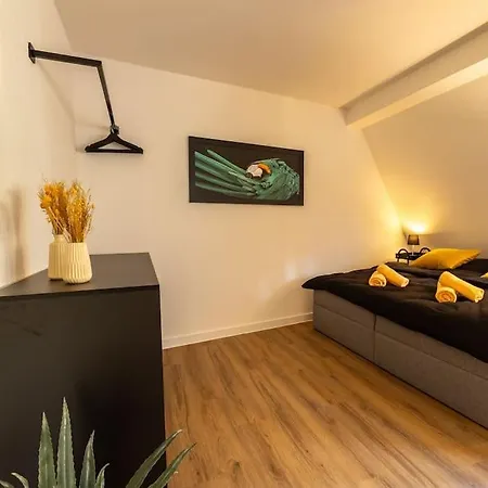 - 4 Personen, Wlan, Waschmaschine